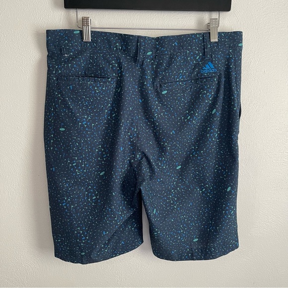 Adidas Ultimate 365 Golf Shorts Mens Size 32 All Over Logo Print golf tees - Picture 2 of 15